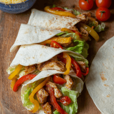 Build-Your-Own Mild Chicken Fajitas with Fresh Veggies & Cheddar