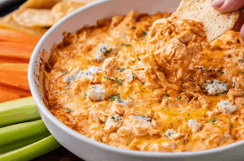 Creamy Spicy Buffalo Chicken Dip