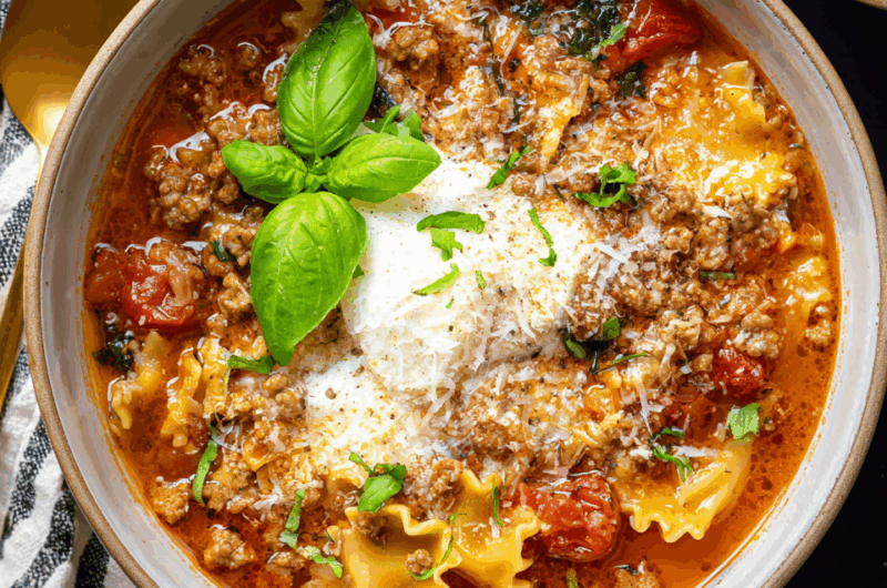 Hearty Lasagna Soup with Cheesy Goodness in Every Spoonful