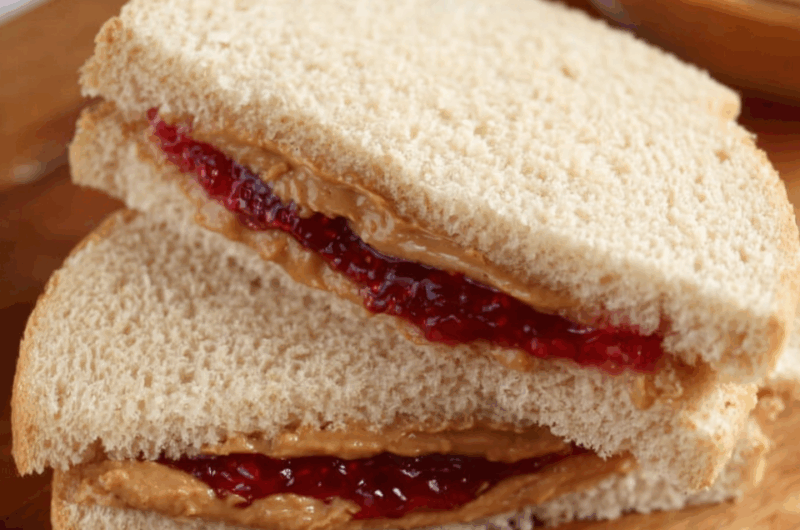 DIY Peanut Butter & Jelly Crustless Sandwiches