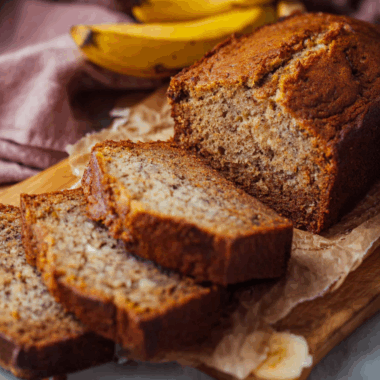 Classic Moist Banana Bread with a Hint of Cinnamon