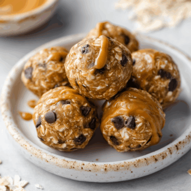 No-Bake 3-Ingredient Peanut Butter Oat Bliss Balls