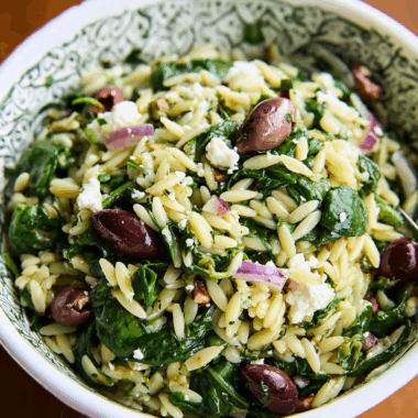 Mediterranean Spinach & Orzo Pasta Delight