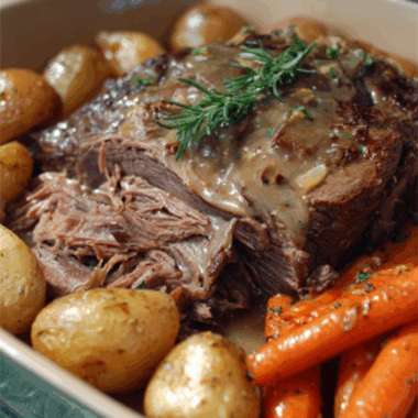 Tender Oven-Baked Rump Roast in Creamy Mushroom Gravy
