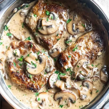 Instant Pot Pork Chops in Creamy Mushroom Sauce