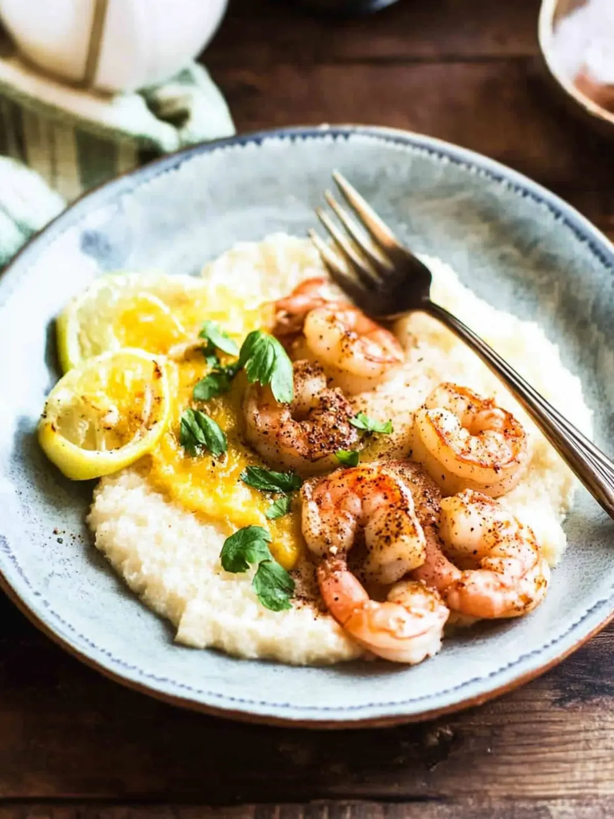 Smoked Cheddar Shrimp and Grits: A Cozy Southern Delight 3 Smoked Cheddar Shrimp and Grits