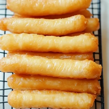 Crispy Youtiao: Irresistible Chinese Doughnut Sticks You’ll Love 9 Crispy Youtiao: Irresistible Chinese Doughnut Sticks Recipe