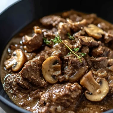 Garlic Pepper Beef in Mushroom Gravy