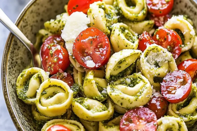 Easy Pesto Tortellini Pasta Salad