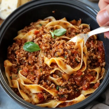 Savory Slow Cooker Bolognese for Cozy Family Dinners 6 Savory Slow Cooker Bolognese for Cozy Family Dinners
