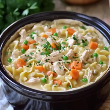 Amish Chicken Pot Pie Noodles Slow Cooker: Cozy Delight